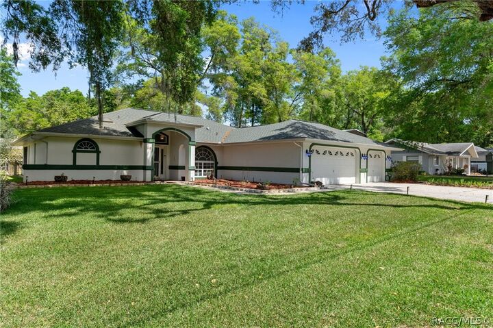 Property Photo: 310 W Inverness Boulevard FL 34452