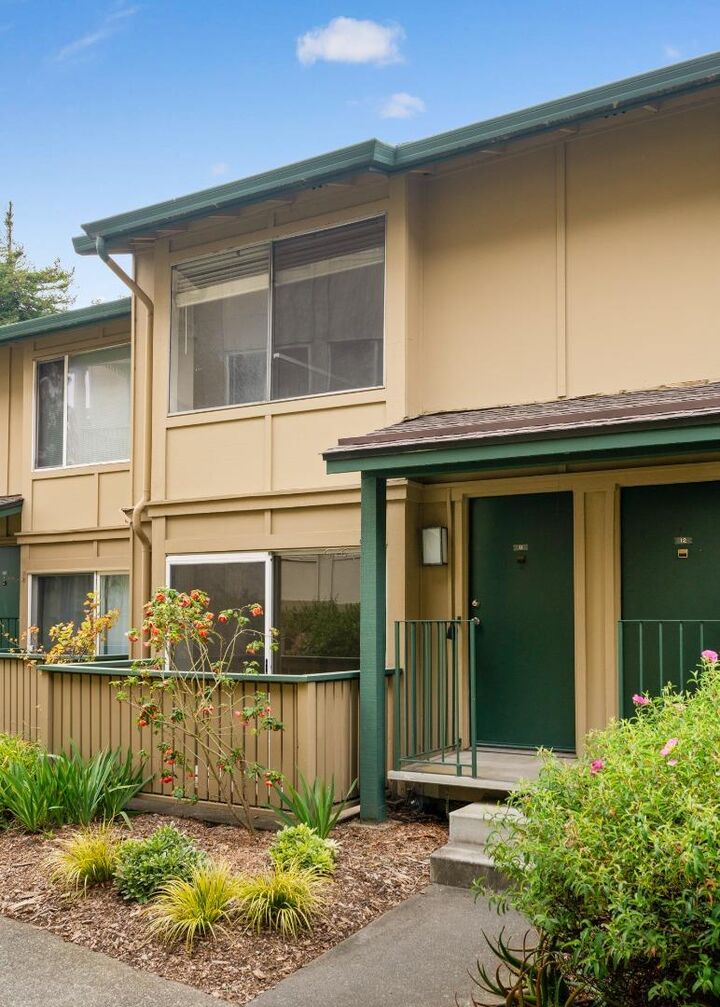 Property Photo:  385 Mandarin Drive 11  CA 94015 