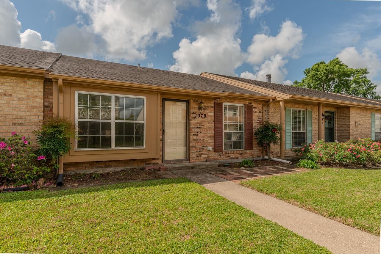 Property Photo:  1079 Sunmeadow Dr.  TX 77706 