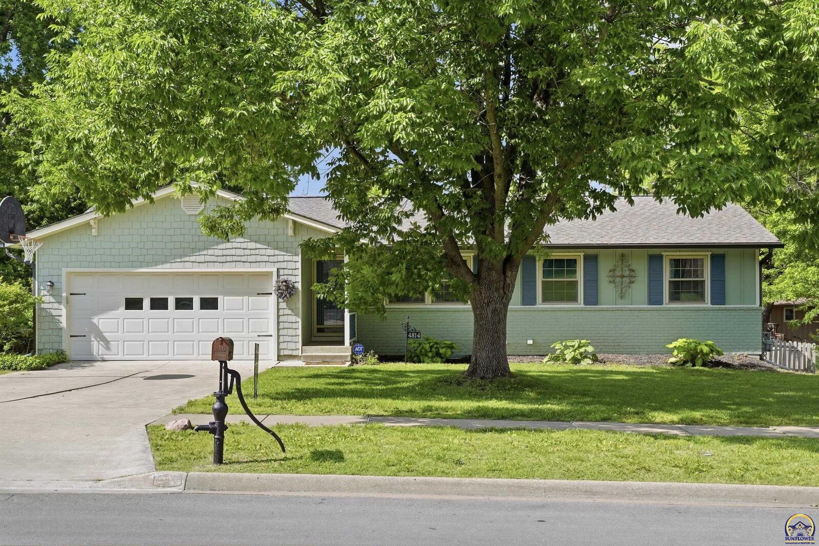 Property Photo:  4814 SW Cochise Ave  KS 66614 