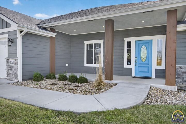 Property Photo:  3321 SE 23rd St  KS 66605 