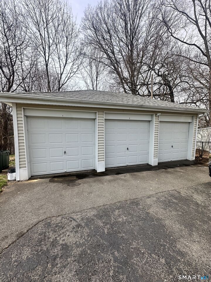 Property Photo:  73 Brooklawn Street 1  CT 06052 