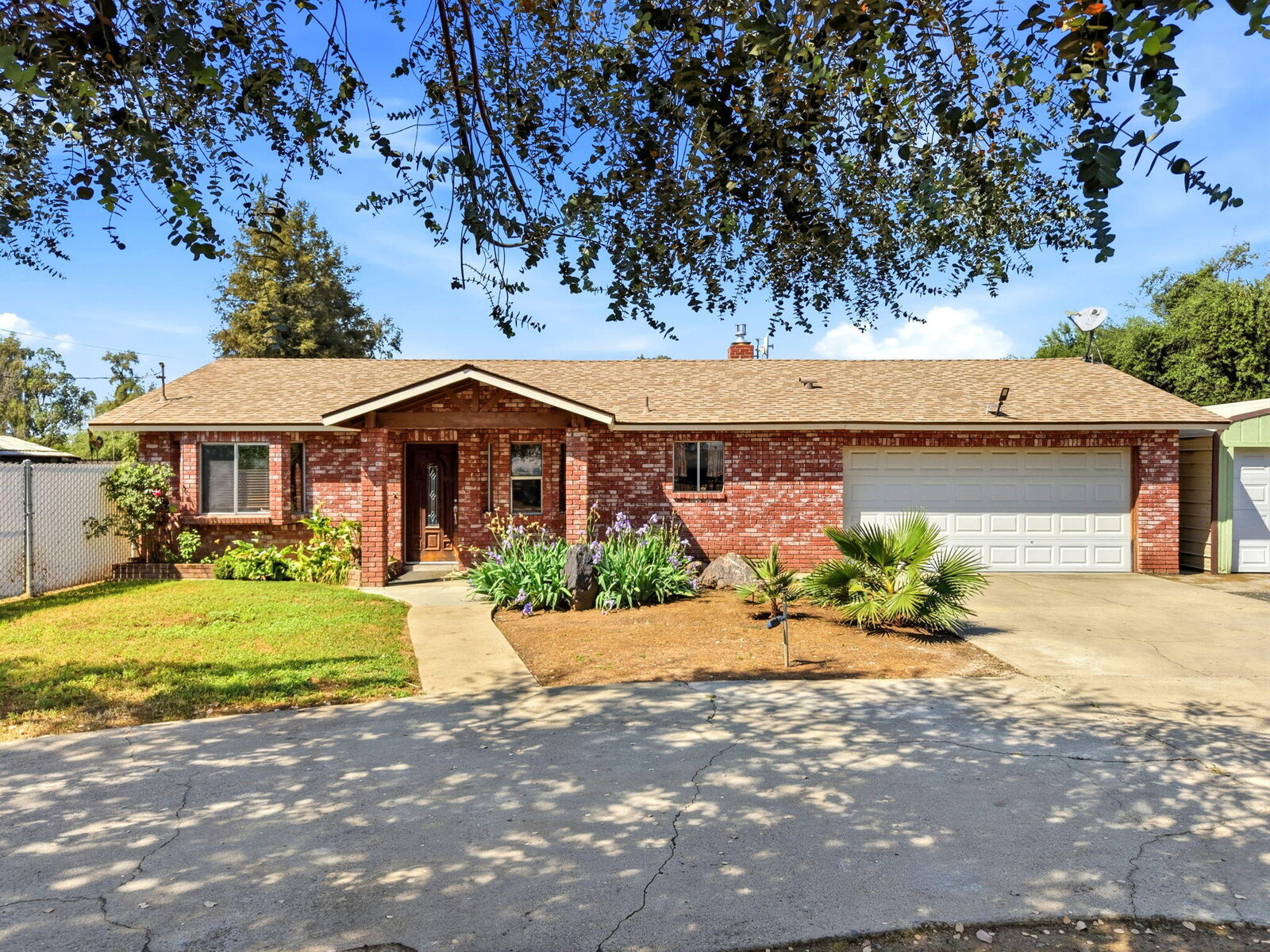Property Photo:  24053 Road 212  CA 93247 