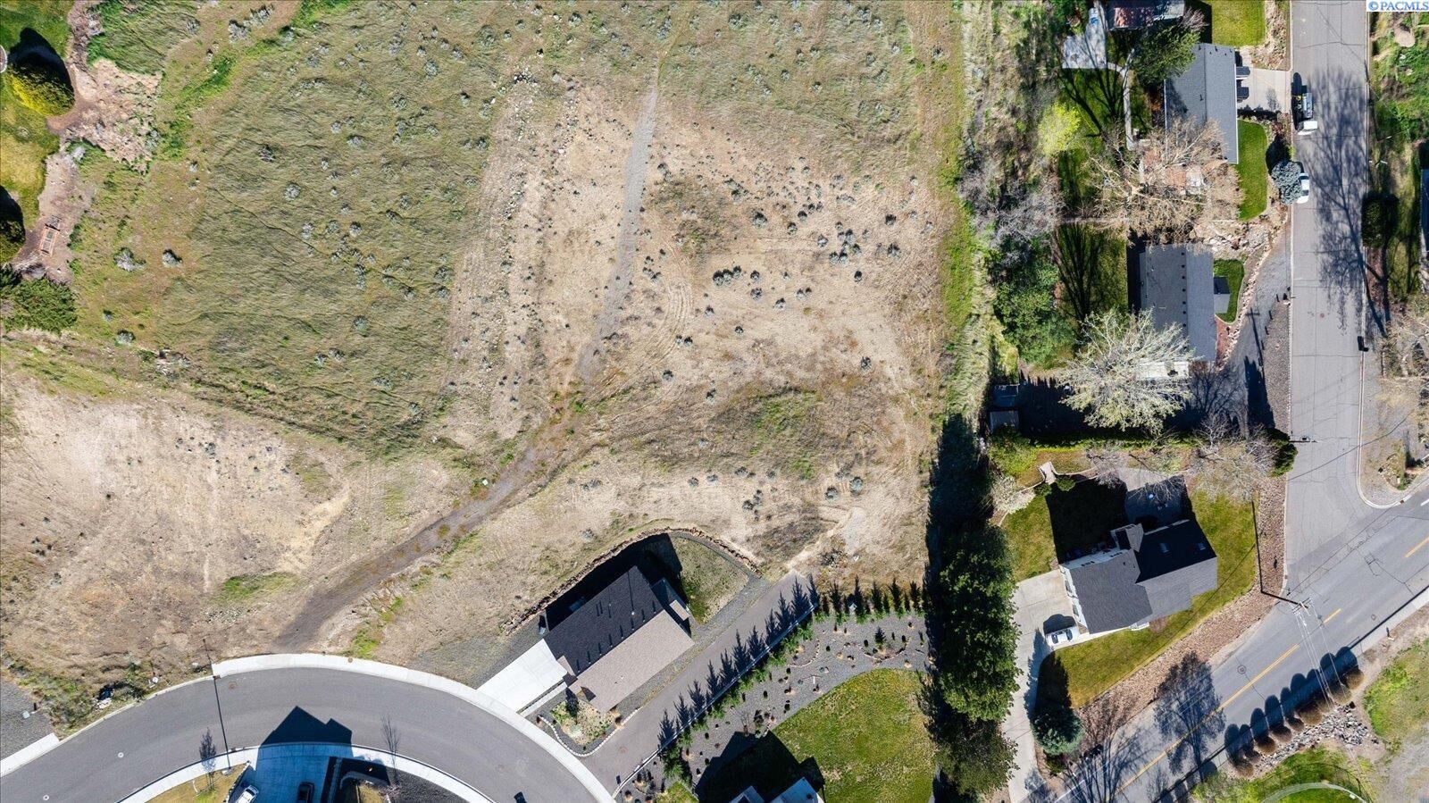 Property Photo:  3820 Bing St  WA 99338 