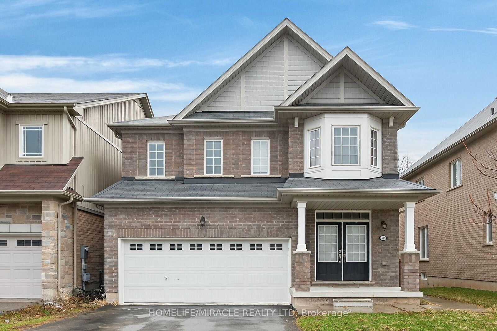Property Photo: 7809 Hackberry Trail ON L2H 3R5