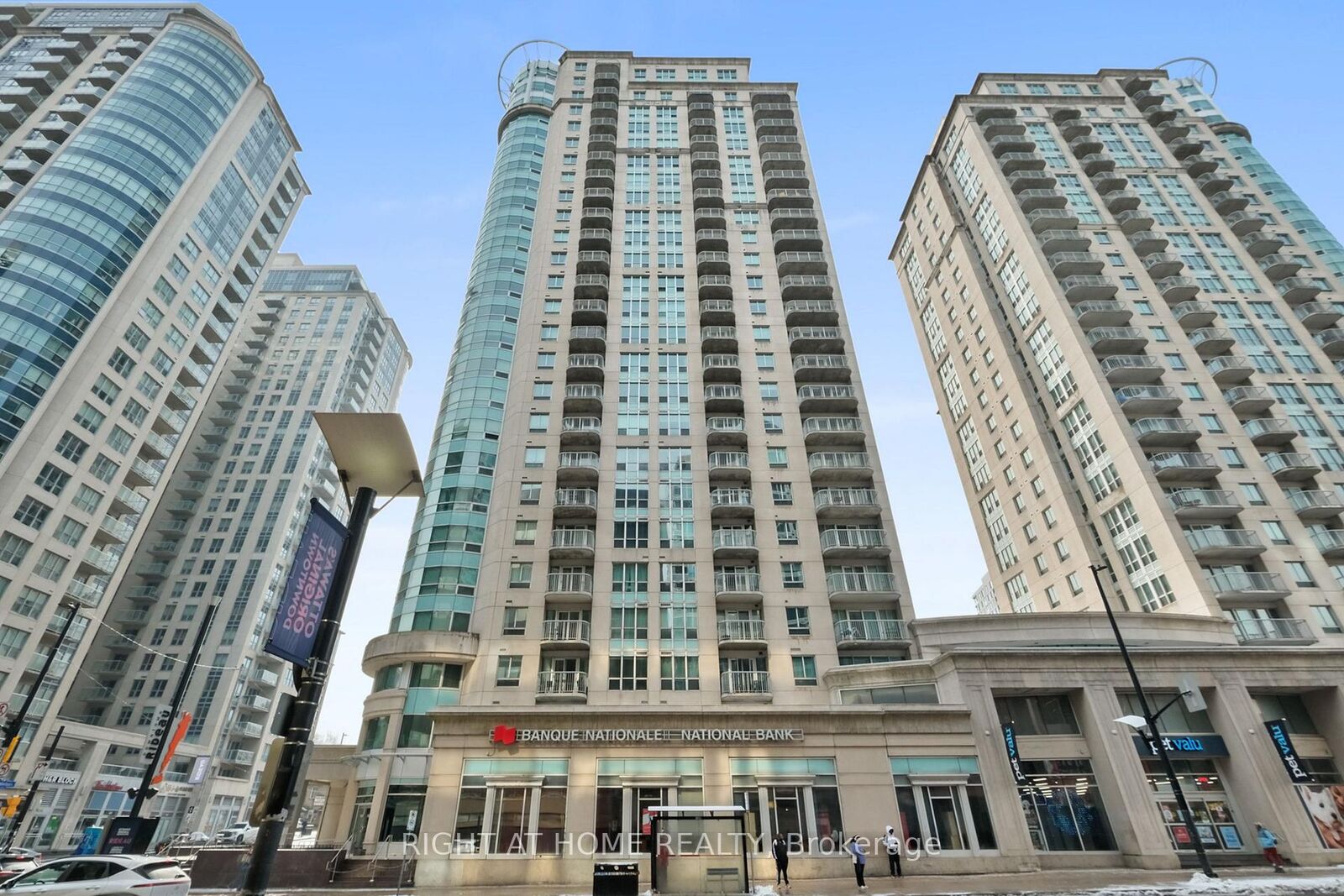 Property Photo: 234 Rideau Street 2302 ON K1N 0A9