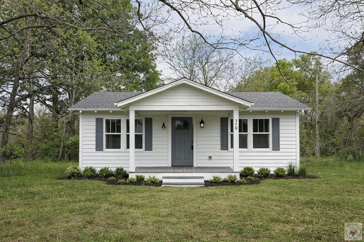 Property Photo:  102 W McGee  TX 75570 