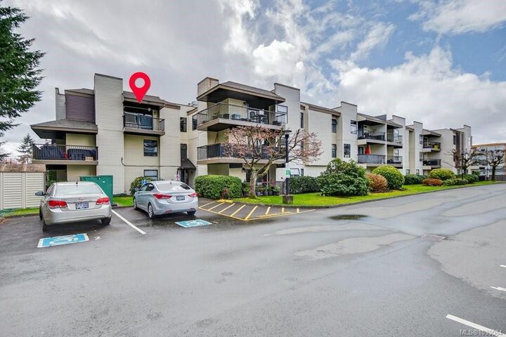 Property Photo: 585 Dogwood St S #312 BC V9W 6T6
