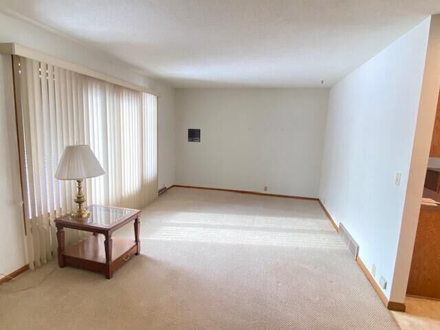 Property Photo: 2313 SE 14th Avenue SD 57401