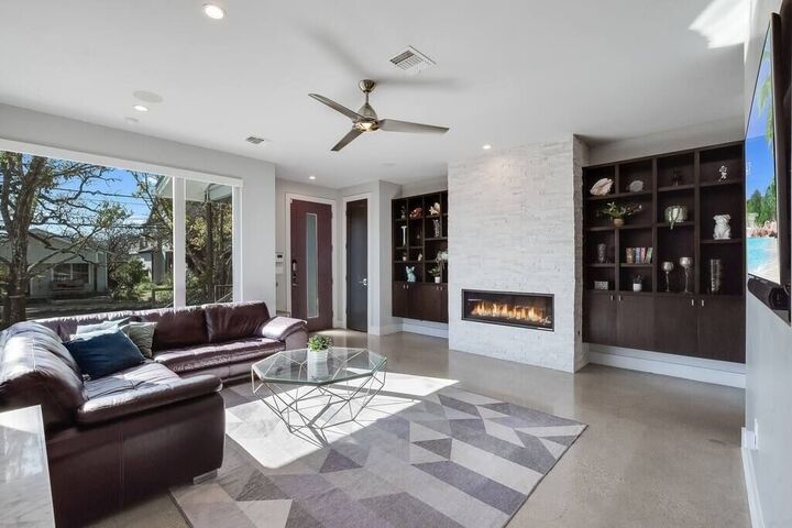 Property Photo: 1802 W 10th Street TX 78703