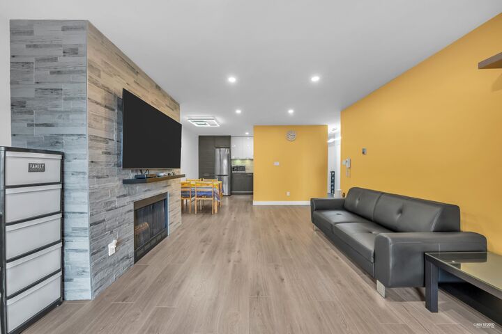 Property Photo: 8600 Ackroyd Road 317 BC V6X 3G1