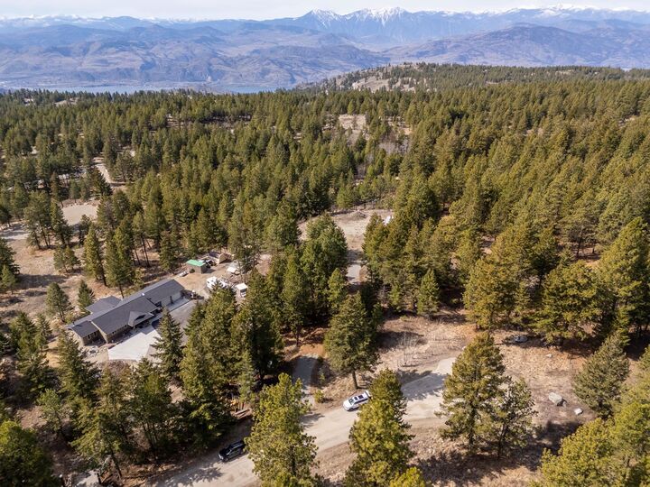 Property Photo:  490 Wapiti Way  BC V0H 1V6 