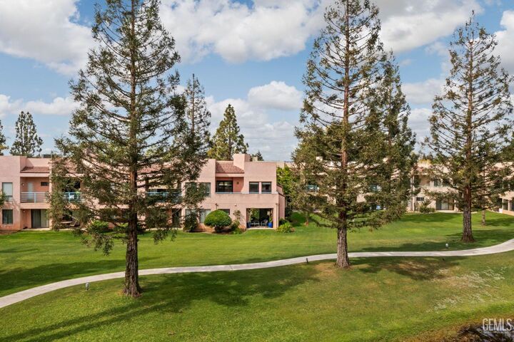 Property Photo:  14500 Las Palmas Drive 22  CA 93306 