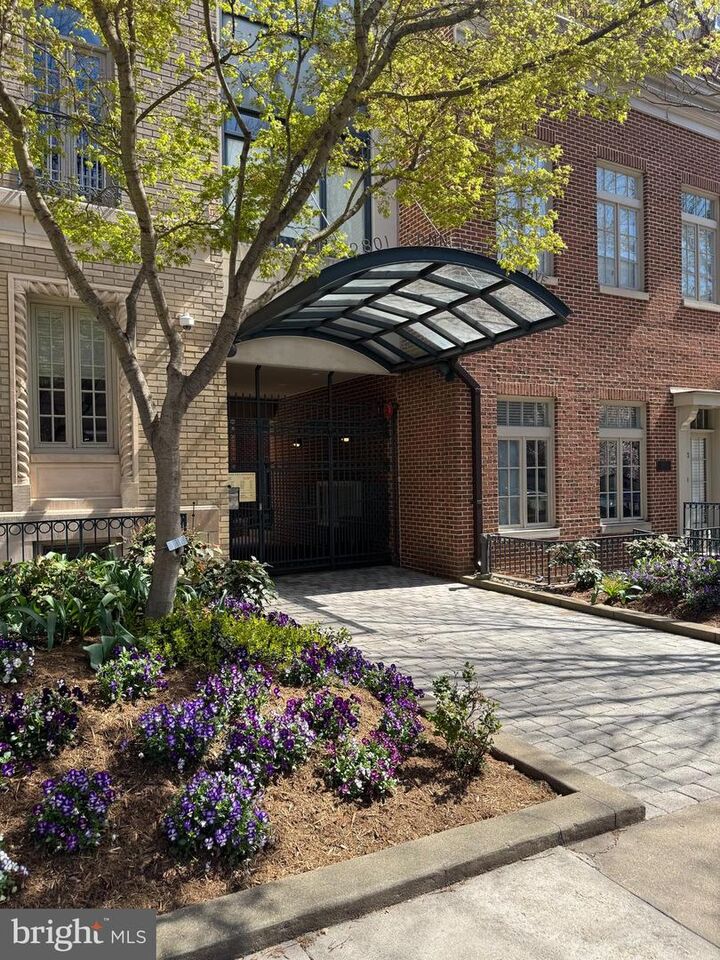 Property Photo:  2801 Connecticut Avenue NW 20  DC 20008 