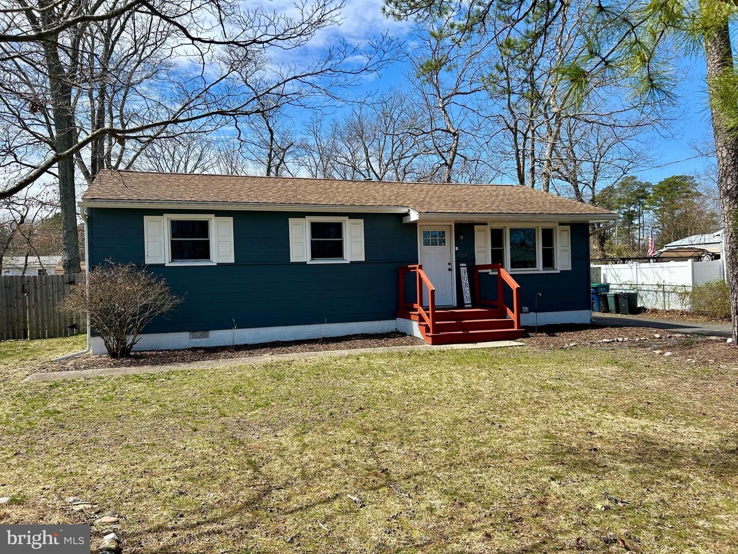 Property Photo:  525 Wildwood Avenue  NJ 08094 