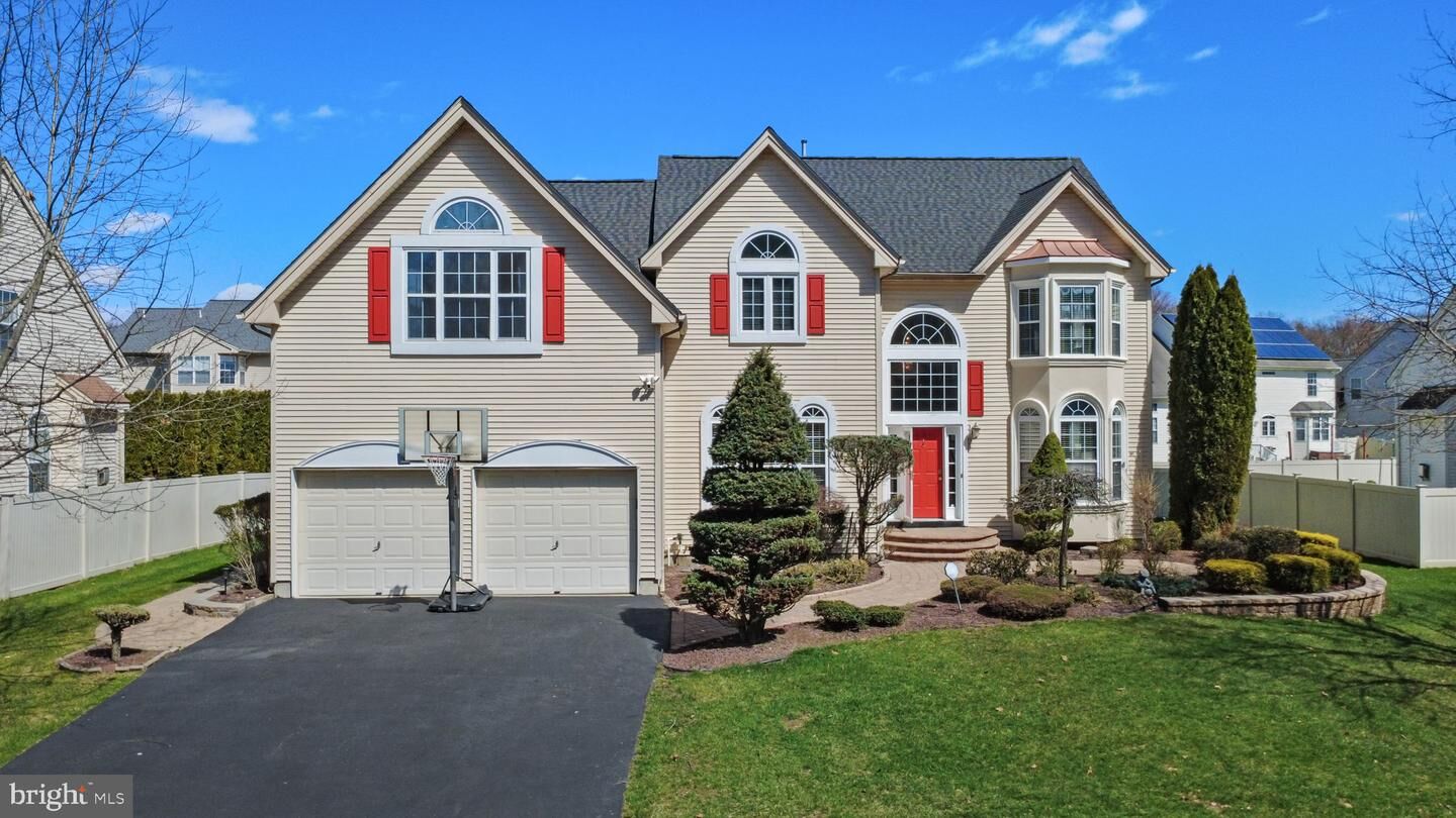 Property Photo:  4 Bernadette Circle  NJ 08852 