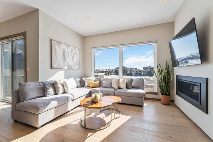 Property Photo:  15 Windflower Road  MB R3Y 0X2 