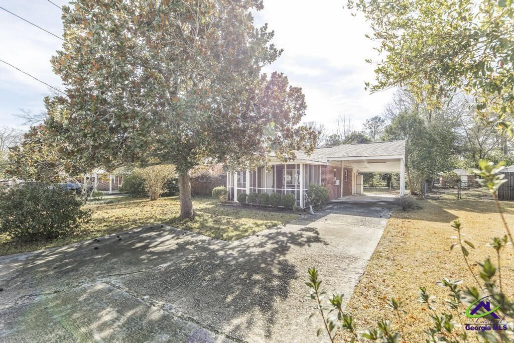 Property Photo:  105 Flanders Drive  GA 31093 