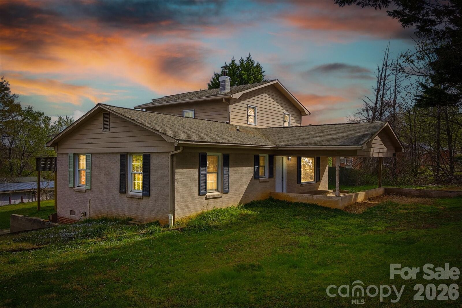 Property Photo: 1095 Elm Circle NC 28630