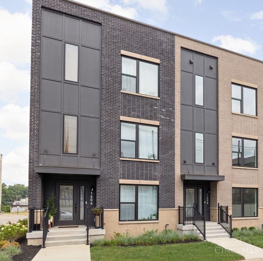 Property Photo:  1607 Everly Place  OH 45206 