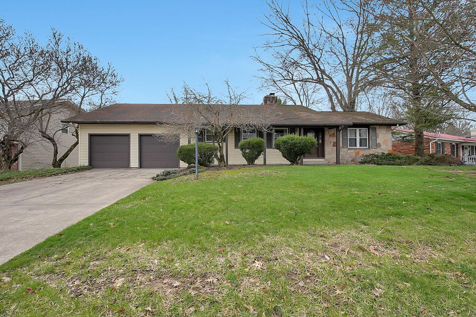 Property Photo:  1661 Stonewall Drive  OH 43055 