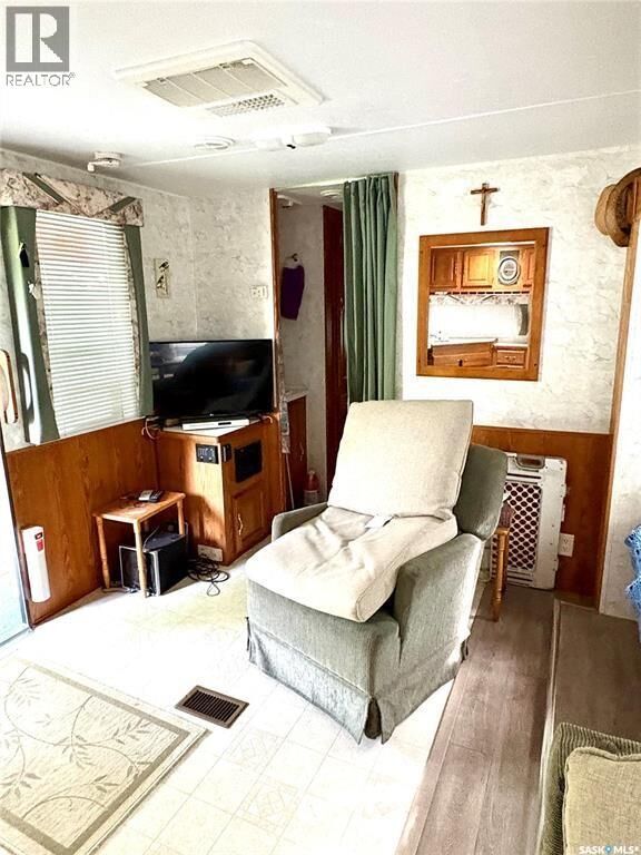 Property Photo:  91 Poplar Beach  SK S0K 4P0 
