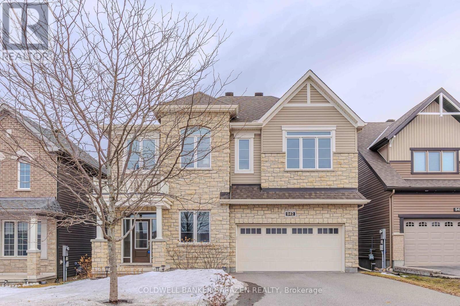 Property Photo:  942 Guinness Crescent  ON K2C 3H2 