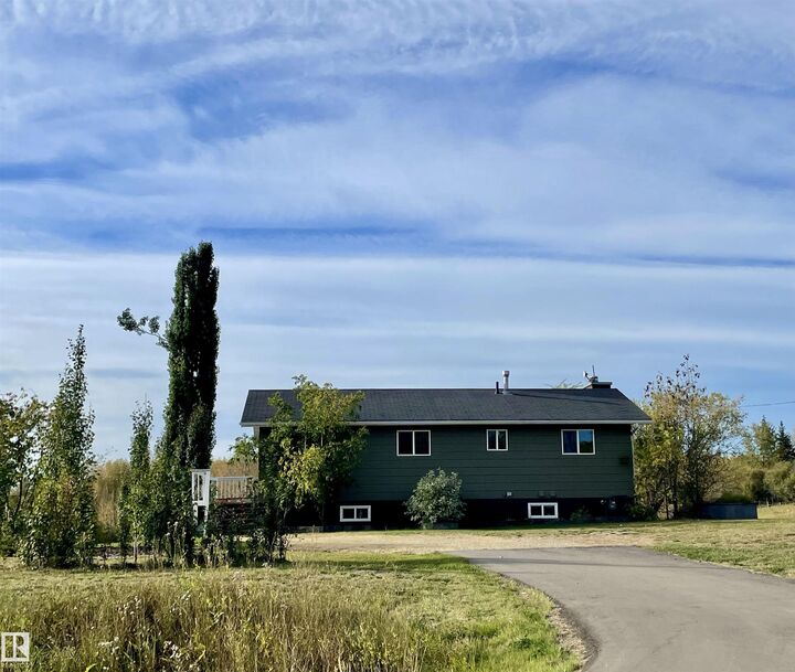 Property Photo:  2401 Twp Road 524  AB T7Y 2K8 