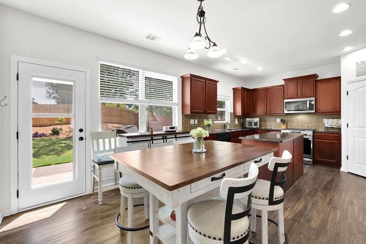 Property Photo:  125 Park Village Drive  GA 30114 