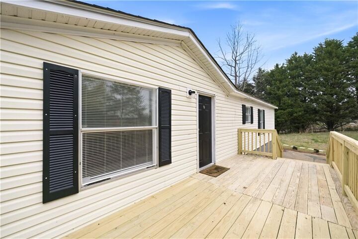 Property Photo: 221 Friar Tuck Trail N GA 30564