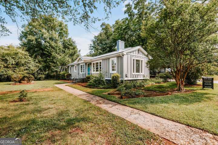 Property Photo: 406 Sunset Drive GA 30606