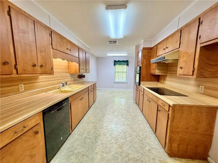 Property Photo:  2075 Hemphill Drive  LA 71342 