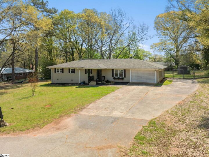 Property Photo: 210 Ligon Drive SC 29621