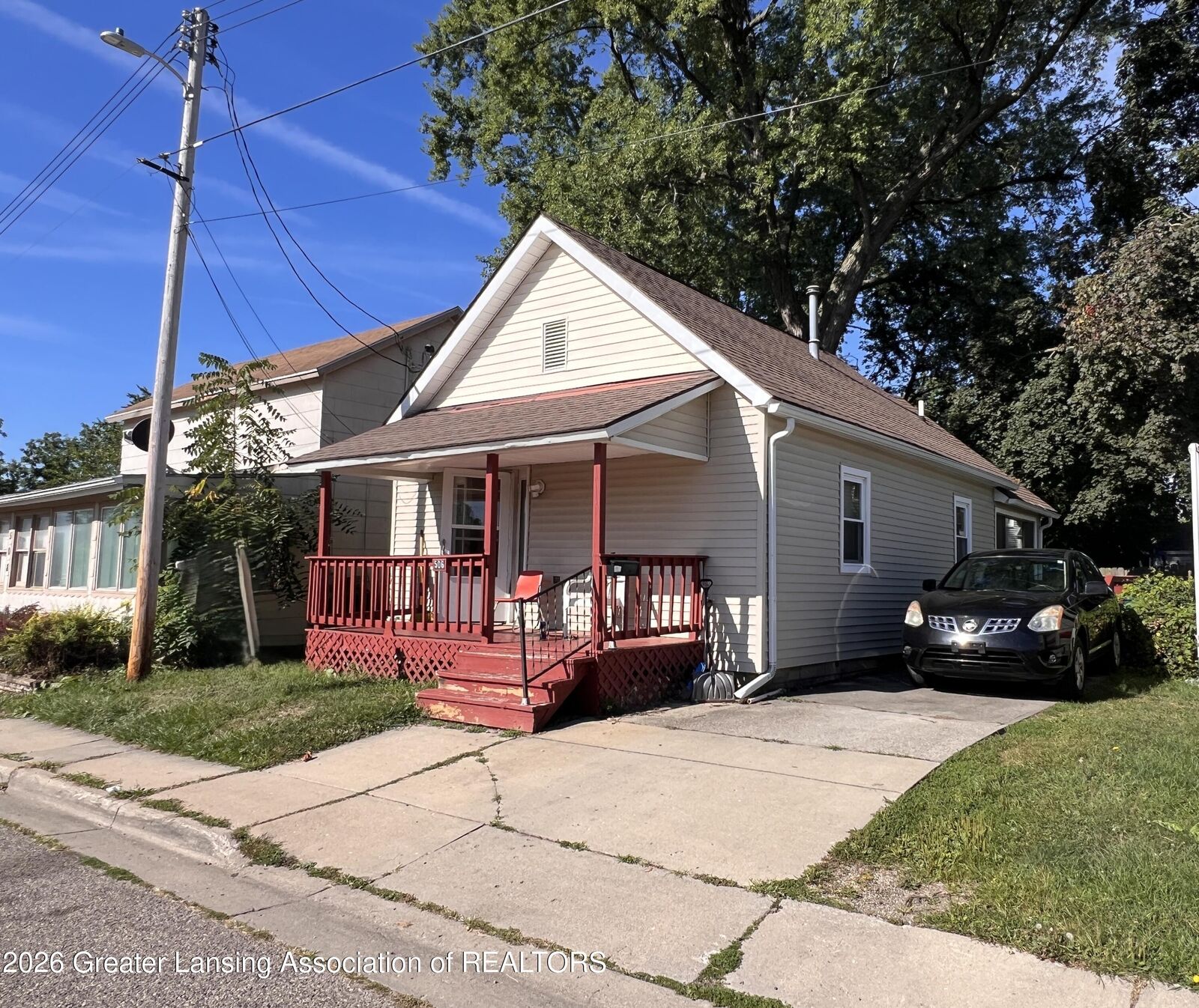 Property Photo:  506 S East Street  MI 48912 