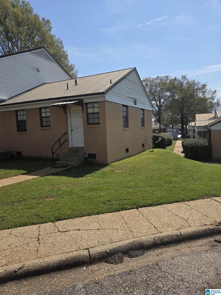 Property Photo:  901 Hargrove Road 7A  AL 35401 