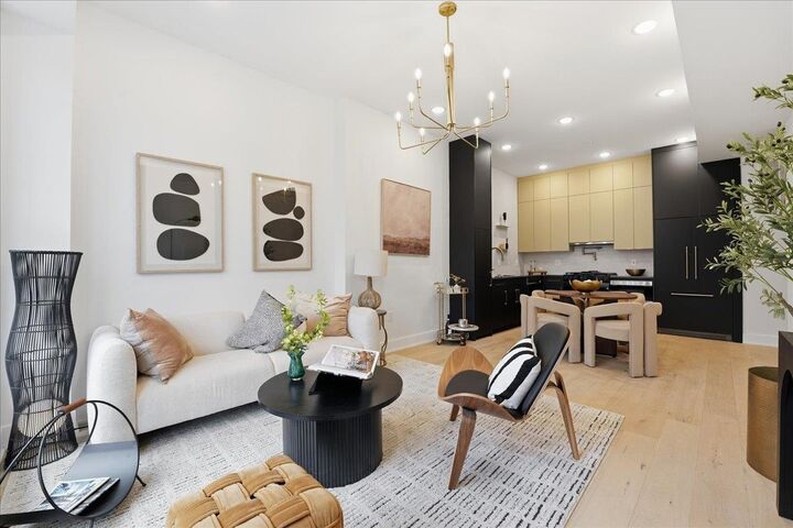 Property Photo:  15 Manhattan Ave 1  NJ 07307 