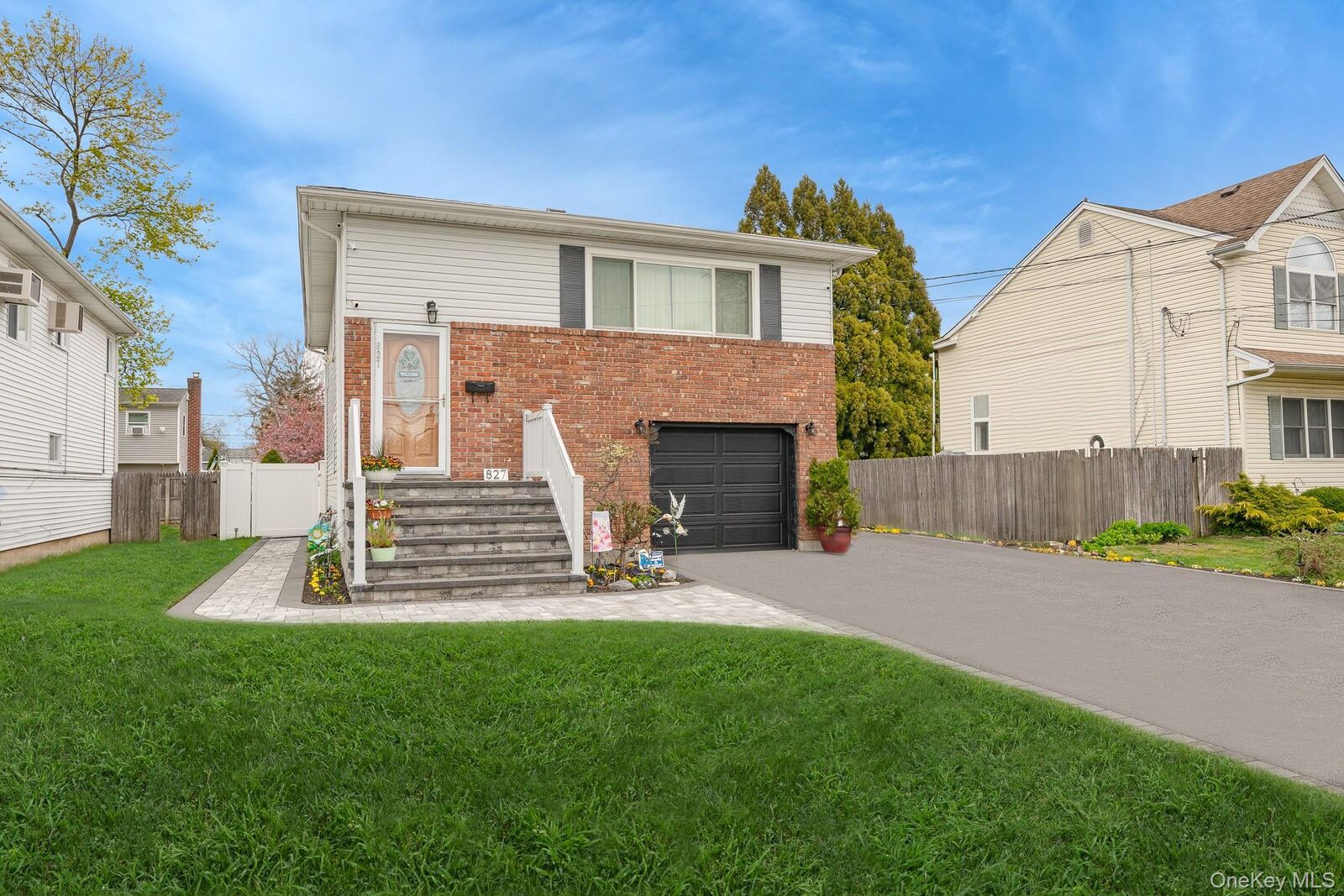 Property Photo:  827 Bermuda Road  NY 11704 