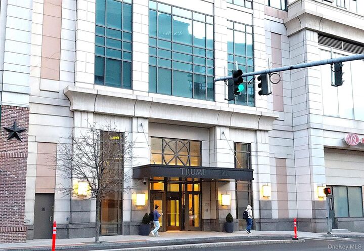 Property Photo: 175 Huguenot Street 1005 NY 10801