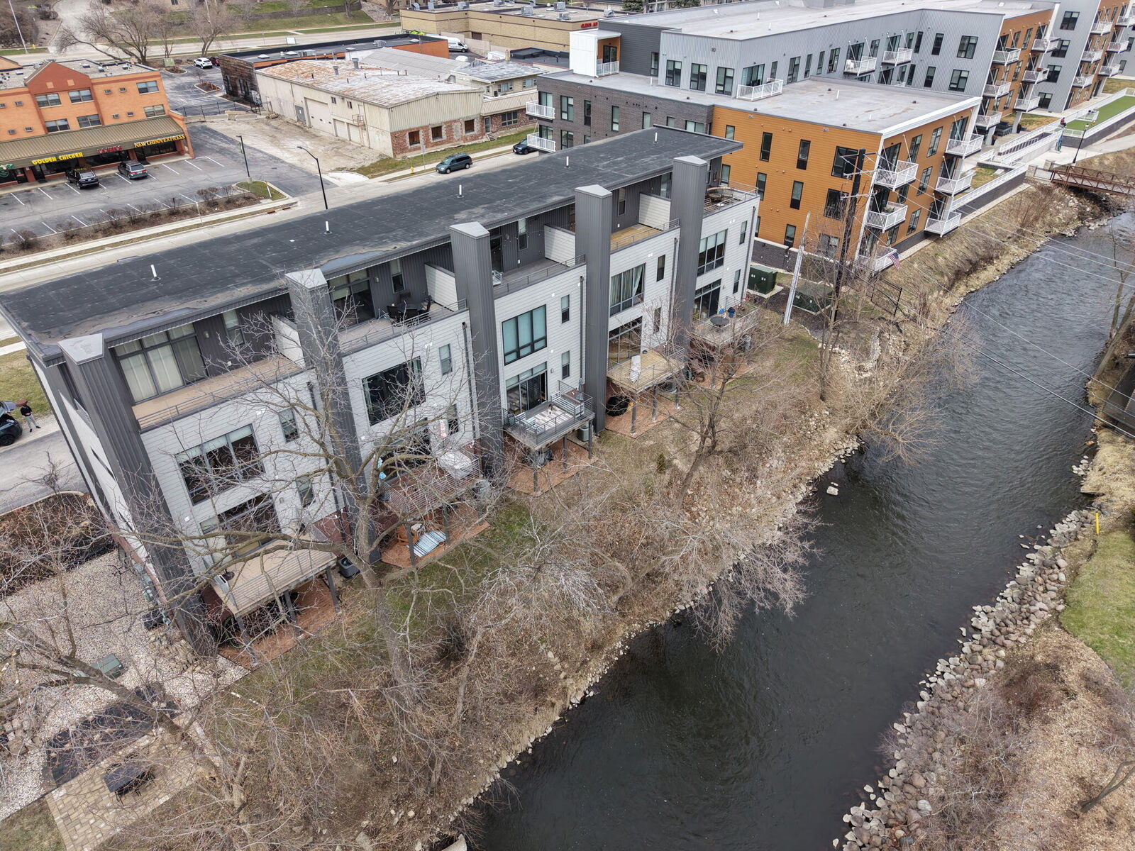 Property Photo:  305 Mill Reserve Dr  WI 53188 