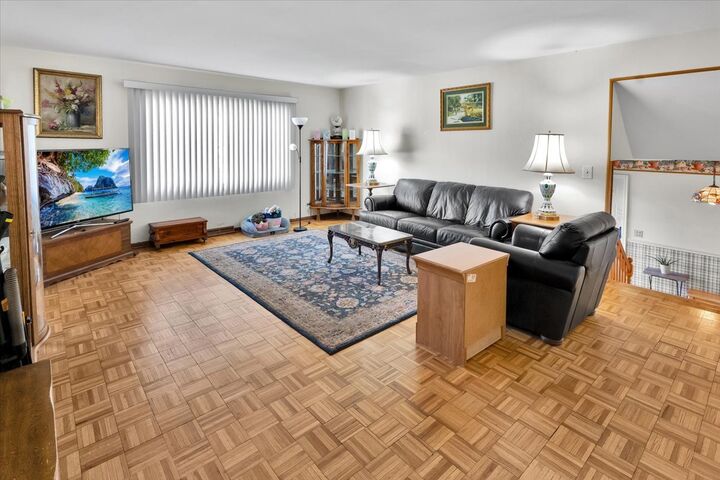 Property Photo:  2914 Sheridan Drive  IL 60517 