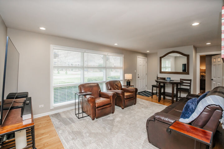 Property Photo:  15W492 Concord Street  IL 60126 