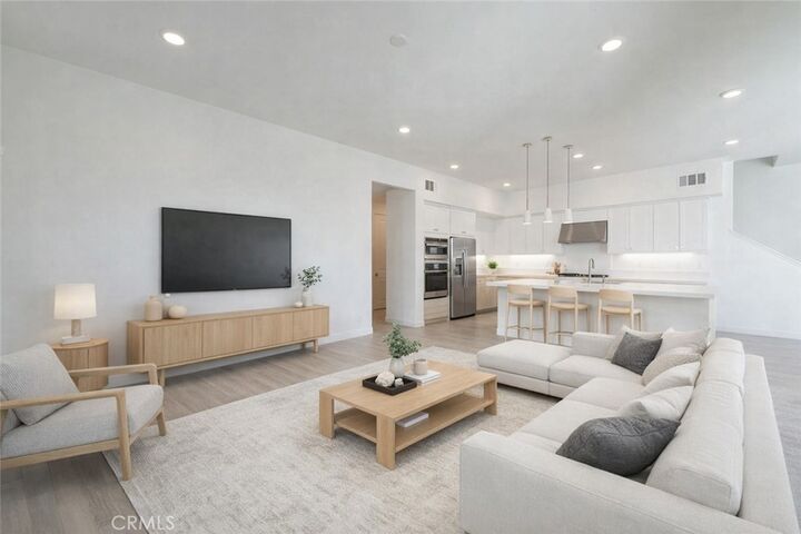 Property Photo:  121 Baluster  CA 92618 