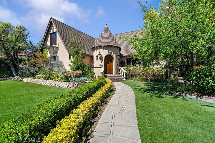 Property Photo:  2285 E Orange Grove  CA 91104 