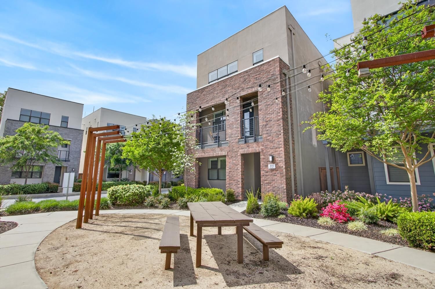 Property Photo: 315 Creamery Lane CA 95814