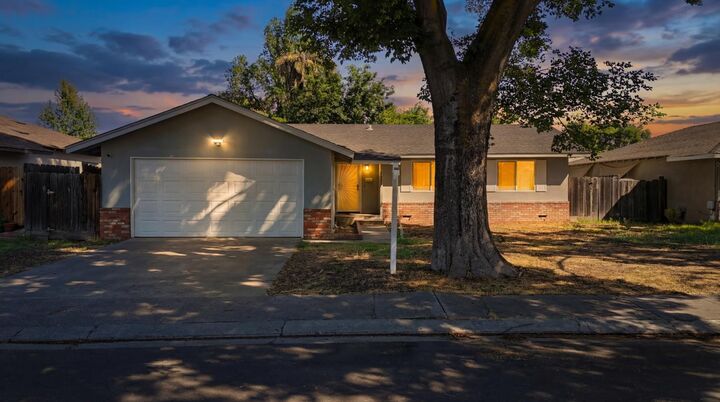 Property Photo:  1625 Brentwood Court  CA 95350 
