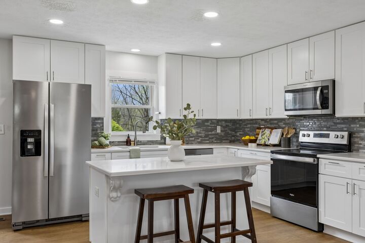 Property Photo: 1026 Lennox Ave TN 37073