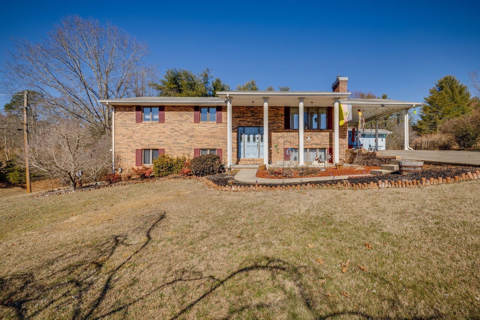 Property Photo:  929 Nantucket Ave  TN 37645 