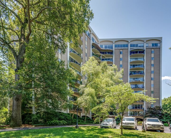 Property Photo:  4215 Harding Pike 402  TN 37205 