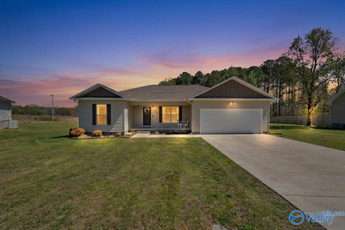 Property Photo:  436 Granite Circle  AL 35950 