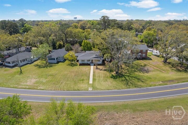 Property Photo: 1021 Lanier Boulevard GA 31520